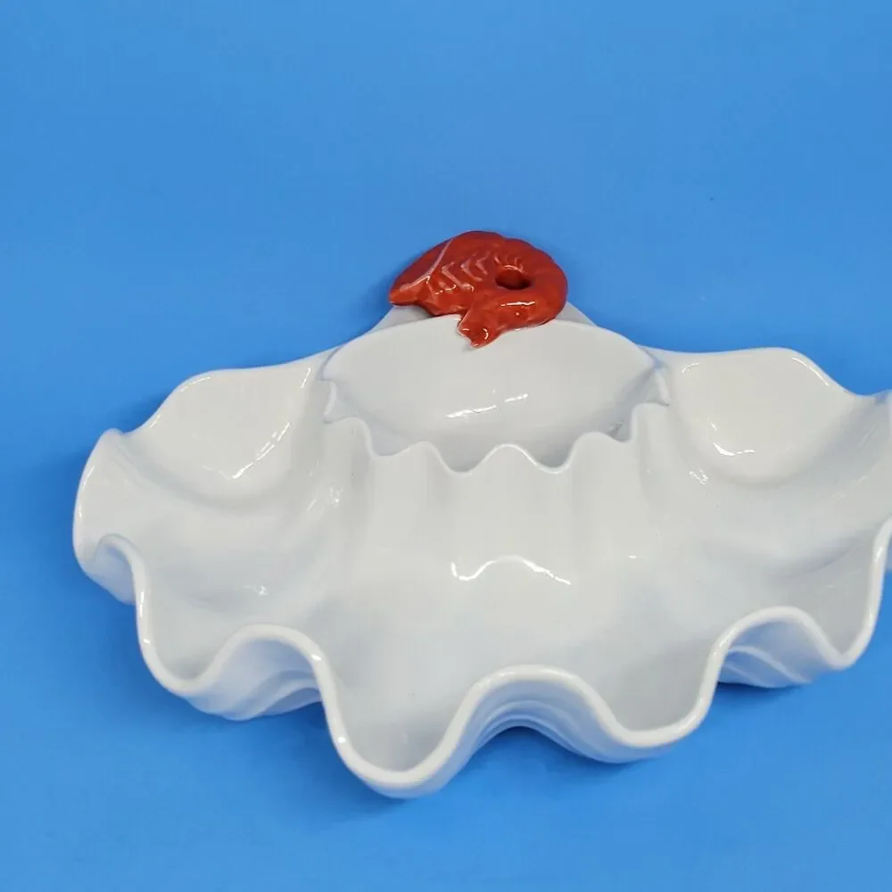 Unbranded ceramic clam